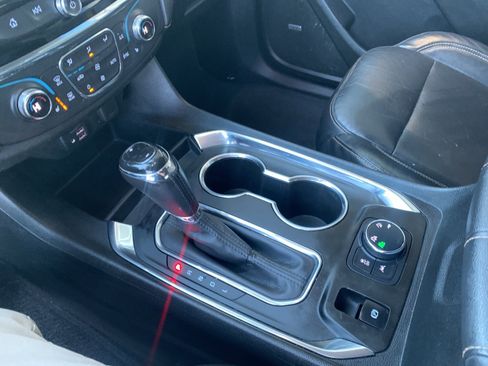 Used 2020 Chevrolet Traverse RS image 30