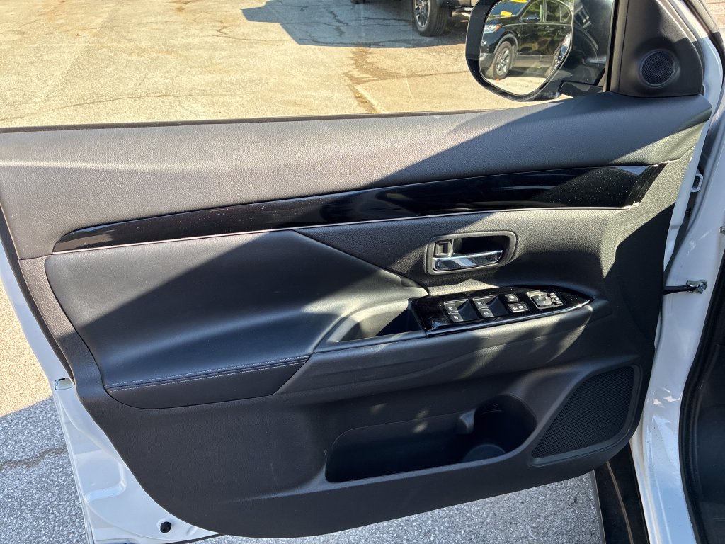 Used 2019 Mitsubishi Outlander SE AWD/4WD image 10