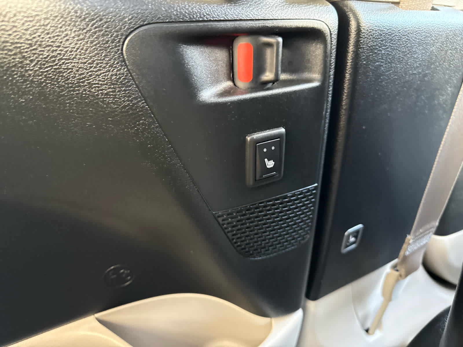 Used 2024 Chrysler Pacifica Limited w/ Uconnect Theater Family Group FWD image 17