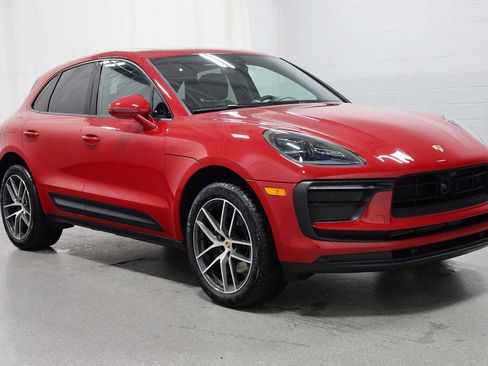 Certified 2025 Porsche Macan image 13