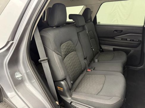 Used 2025 Nissan Pathfinder S AWD/4WD image 25