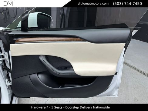Used 2024 Tesla Model S image 25