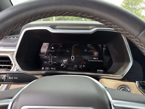 Used 2025 GMC Canyon Denali AWD/4WD image 11