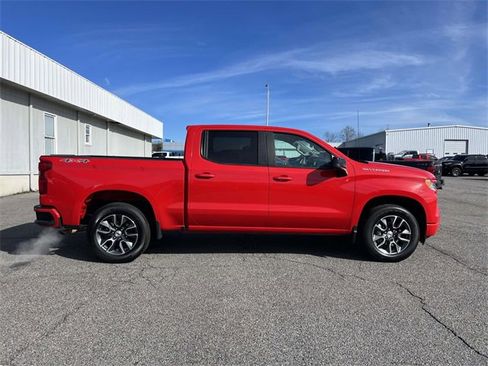 Used 2023 Chevrolet Silverado 1500 RST image 2