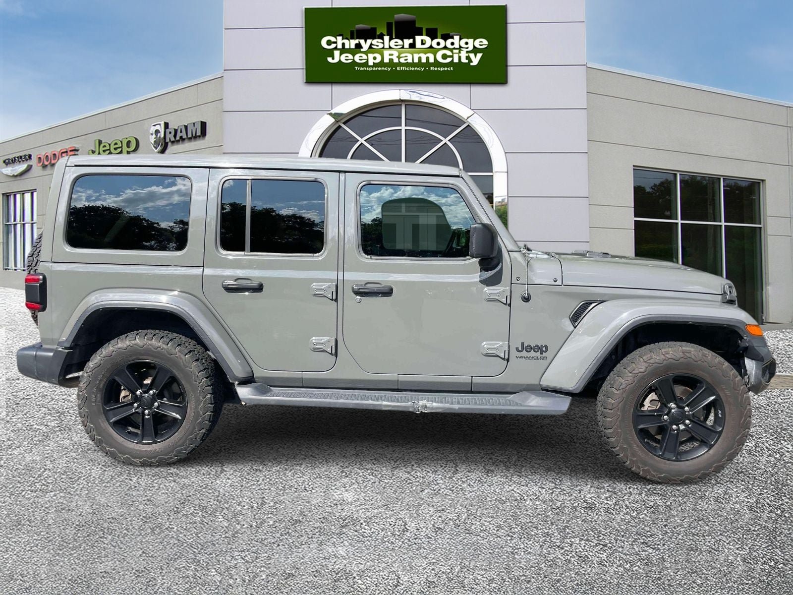 Used 2020 Jeep Wrangler Unlimited Sahara AWD/4WD image 5