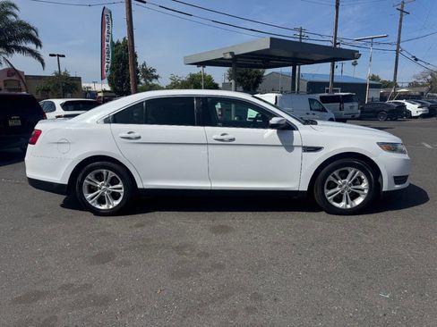 Used 2013 Ford Taurus SEL FWD image 9
