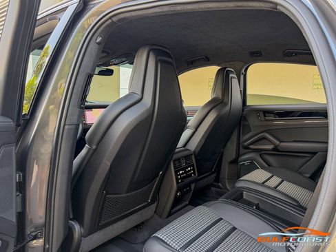 Used 2026 Porsche Cayenne GTS image 30
