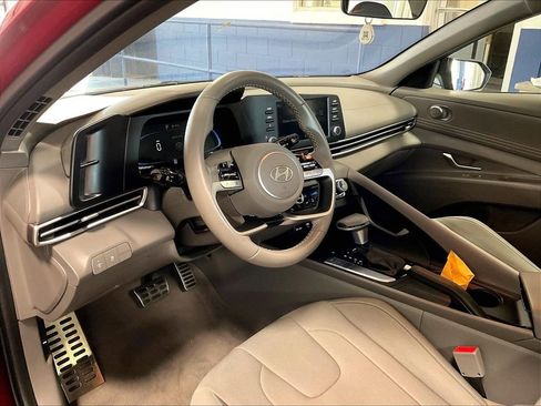 Certified 2025 Hyundai Elantra Sport FWD image 8