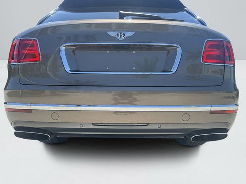 Used 2018 Bentley Bentayga image 10