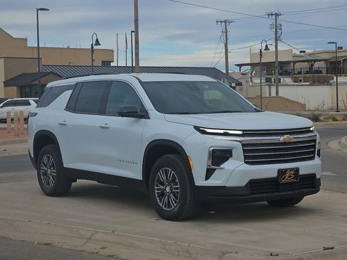 New 2026 Chevrolet Traverse LT w/ Driver Confidence Package image 6