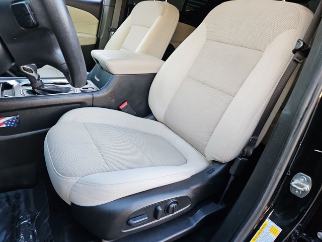 Used 2022 Chevrolet Traverse LS FWD image 15