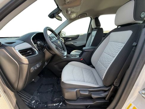 Used 2020 Chevrolet Equinox LS w/ LPO, Floor Liner Package FWD image 9