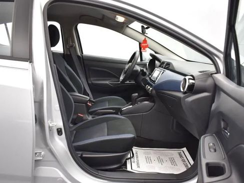 Used 2025 Nissan Versa SV image 16