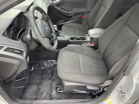 Used 2016 Ford Focus SE image 9