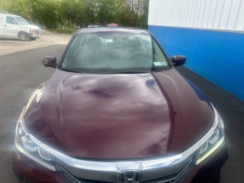 Used 2017 Honda Accord EX-L image 3