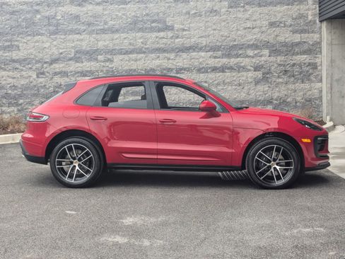 Used 2025 Porsche Macan image 8
