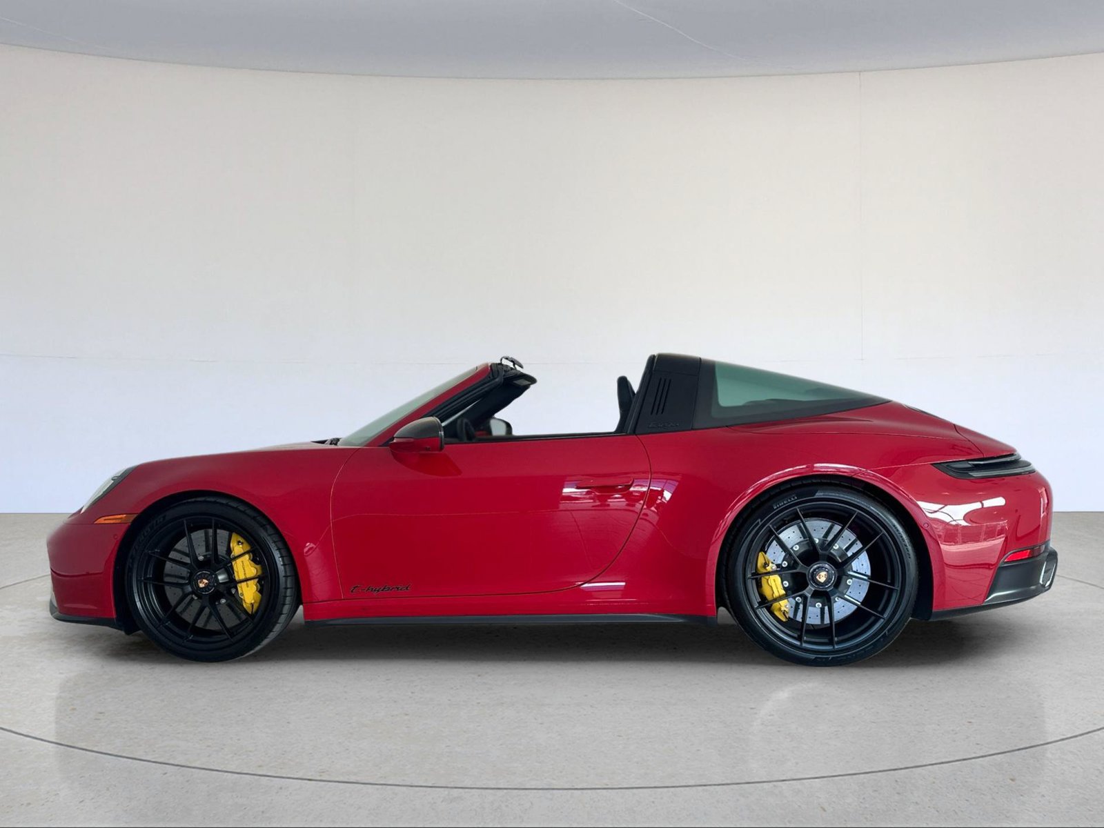 Certified 2026 Porsche 911 Targa 4 GTS AWD/4WD image 2
