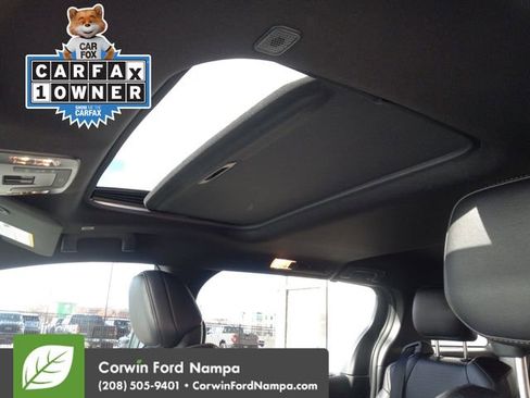 Used 2025 Toyota Sienna XLE Woodland Edition image 22