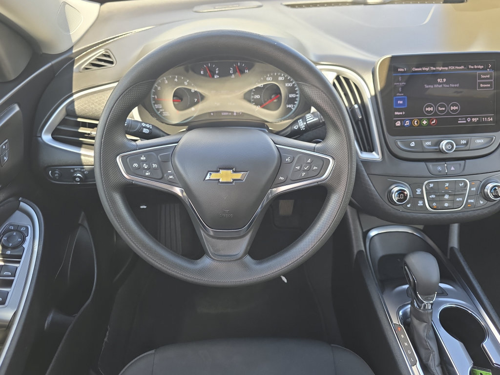 Used 2025 Chevrolet Malibu LT FWD image 14