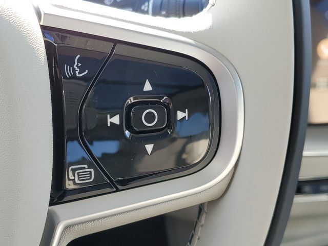 New 2026 Volvo XC60 T8 Ultra w/ Protection Package Premier AWD/4WD image 13