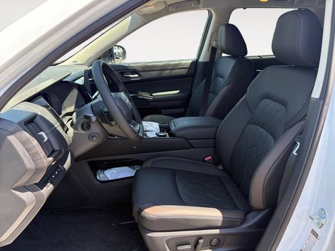 New 2026 Nissan Pathfinder Platinum AWD/4WD image 9