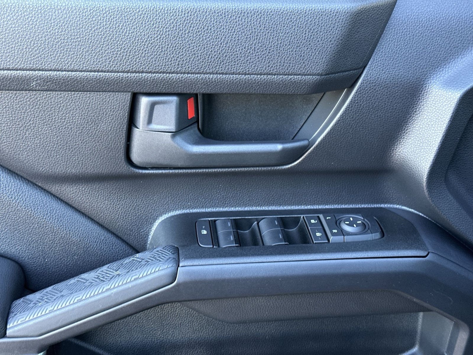Used 2025 Toyota 4Runner SR5 AWD/4WD image 16