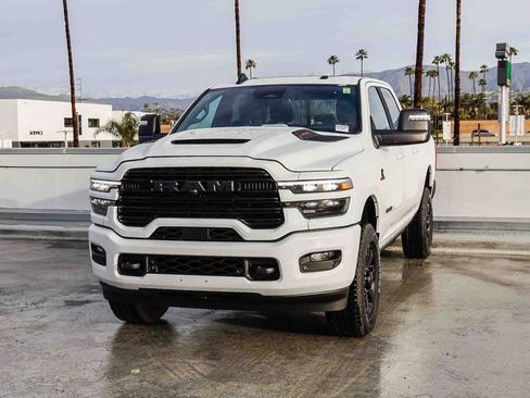 New 2026 RAM 2500 Laramie AWD/4WD image 4