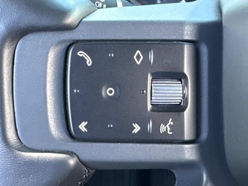Used 2023 Land Rover Defender 110 X-Dynamic SE AWD/4WD image 28