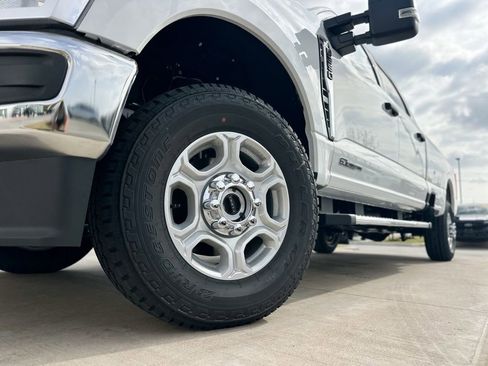 New 2026 Ford F350 XLT w/ FX4 Off-Road Package image 55