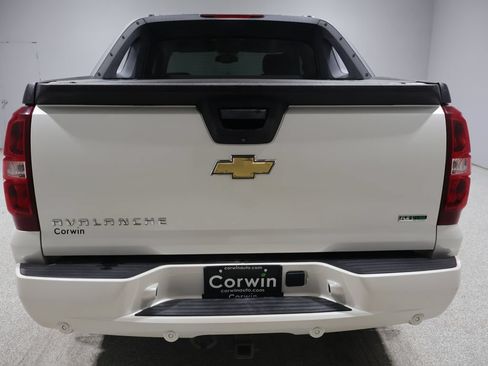 Used 2010 Chevrolet Avalanche LTZ AWD/4WD image 3