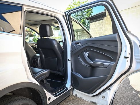 Used 2017 Ford Escape Titanium AWD/4WD image 14