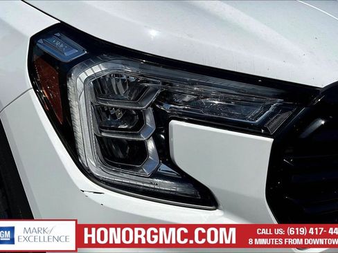 Used 2022 GMC Terrain SLE w/ Driver Convenience Package FWD image 30
