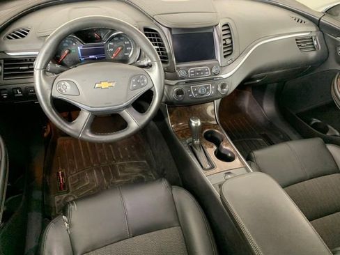 Used 2015 Chevrolet Impala LT w/ Convenience Package FWD image 2