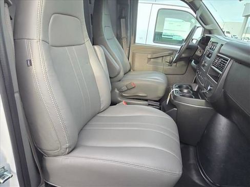 New 2025 Chevrolet Express 2500 w/ Driver Convenience Package image 31
