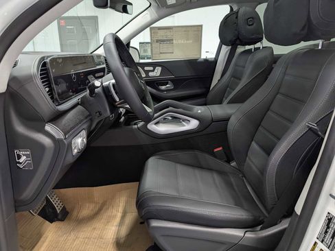 New 2026 Mercedes-Benz GLS 450 4MATIC image 4