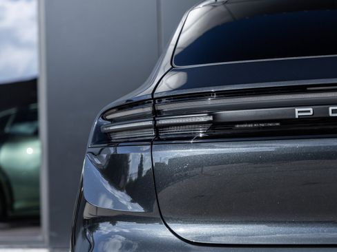 New 2025 Porsche Macan 4S Electric image 14