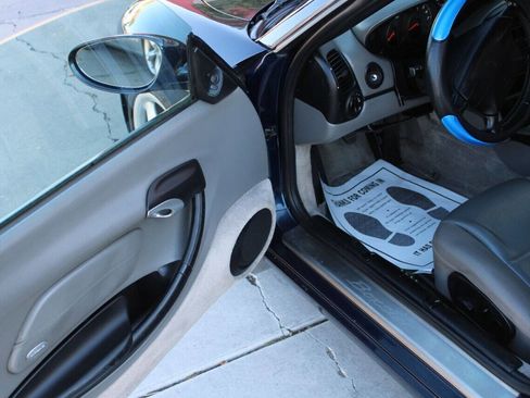 Used 2000 Porsche Boxster image 16