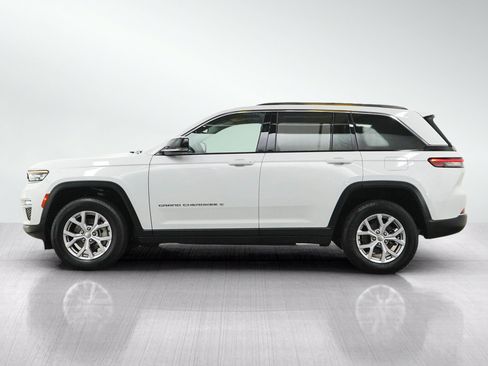 Used 2022 Jeep Grand Cherokee Limited AWD/4WD image 2