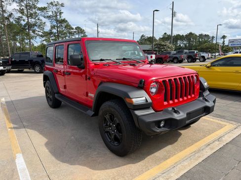 Used 2018 Jeep Wrangler Unlimited Sport S AWD/4WD image 3