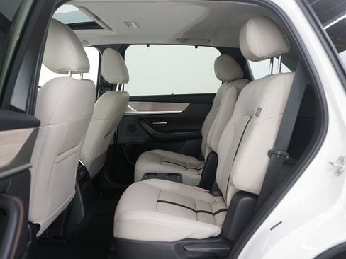 Certified 2024 MAZDA CX-90 3.3 Turbo w/ Preferred Plus image 19