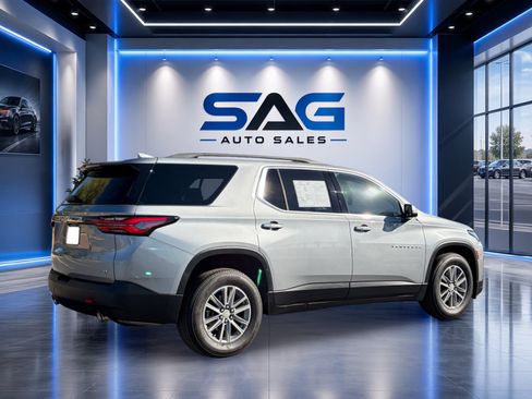 Used 2023 Chevrolet Traverse LT w/ LPO, Cargo Package AWD/4WD image 4