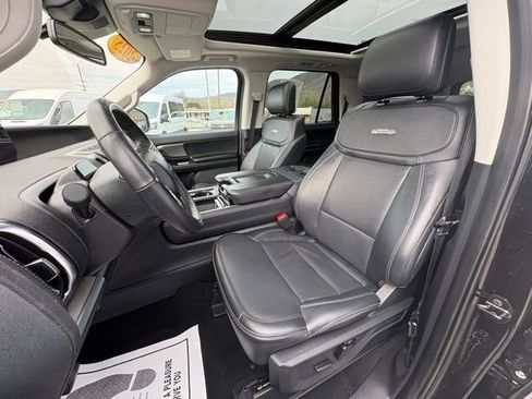 Used 2025 Ford Expedition Max Platinum image 29