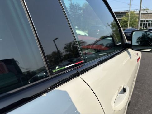 Used 2023 Maserati Levante Trofeo image 52