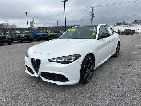 Used 2024 Alfa Romeo Giulia Ti image 4
