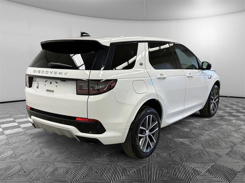 Used 2025 Land Rover Discovery Sport S image 5