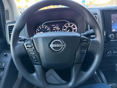 Used 2022 Nissan Frontier SV image 9