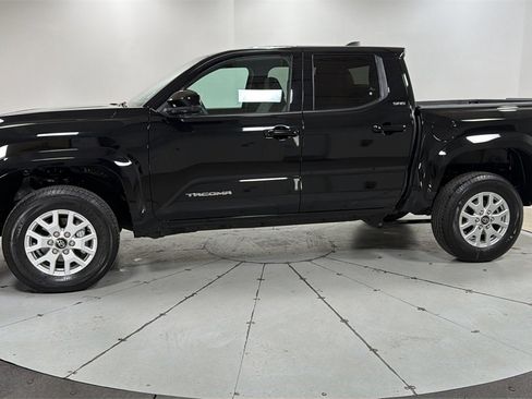 Certified 2025 Toyota Tacoma SR5 image 8