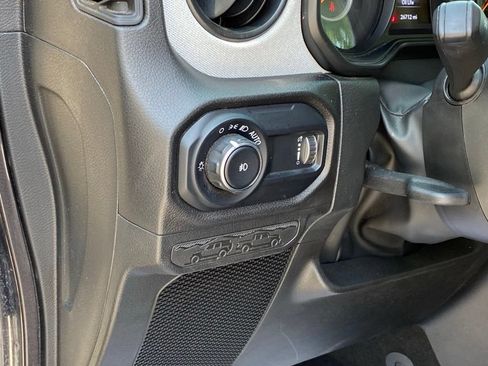 Used 2025 Jeep Wrangler Unlimited Sport AWD/4WD image 11