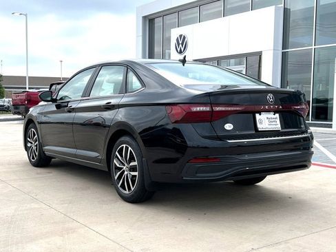 New 2025 Volkswagen Jetta SE image 4