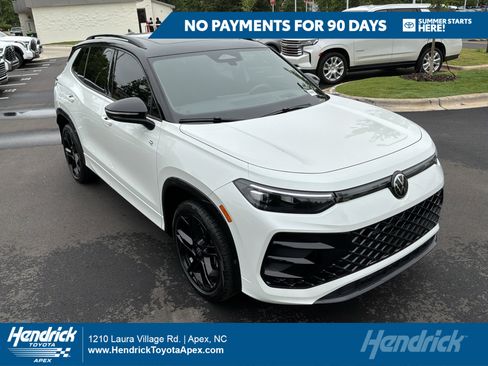 Used 2025 Volkswagen Tiguan SE R-Line AWD/4WD image 1